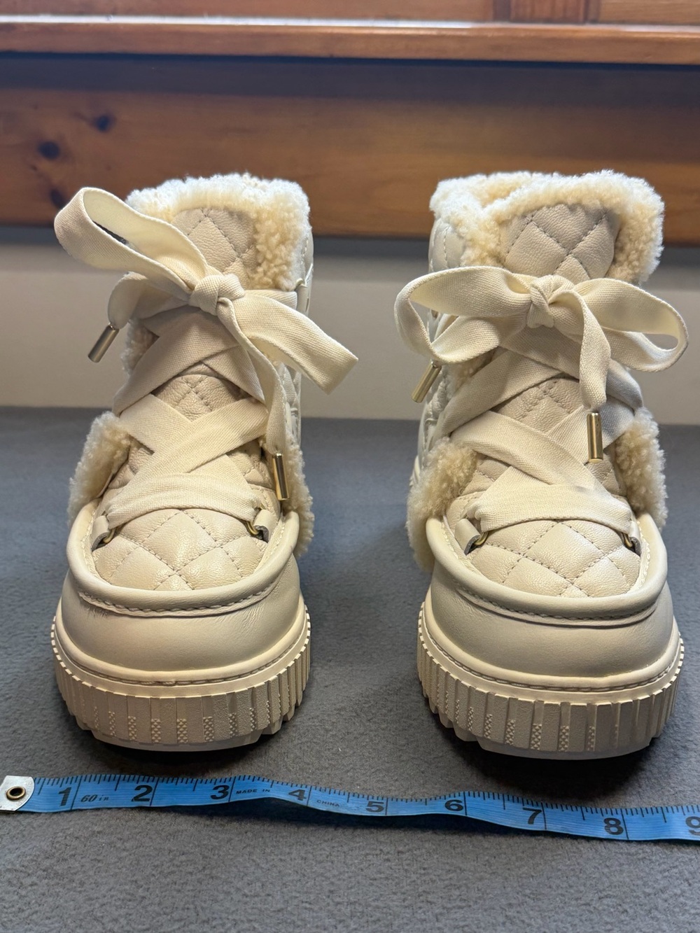 Sorel Cream Quilted Shearling-Trim Ankle Boots size 7 waterproof
